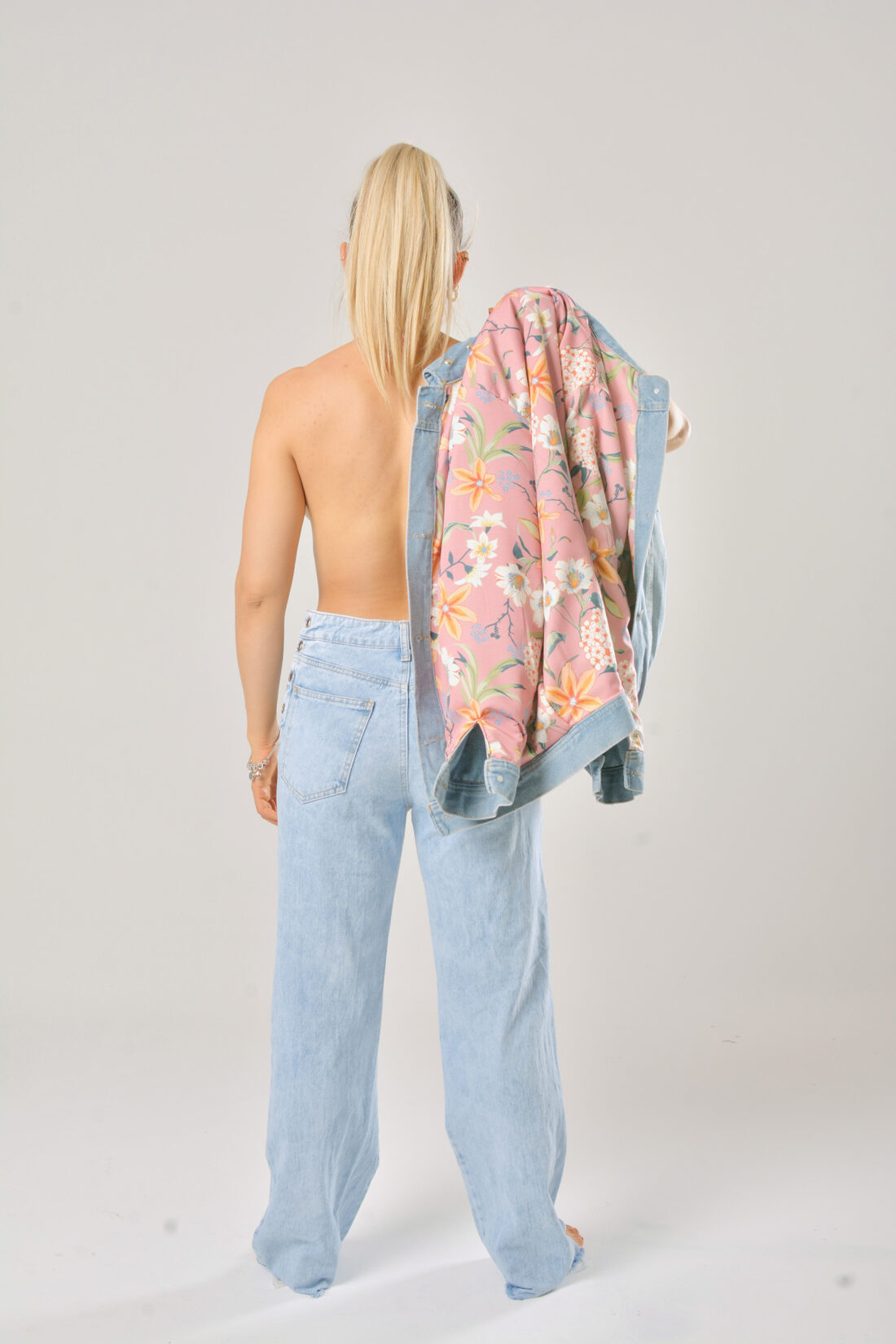 BLUE DENIM JACKET "VIVE, RÍE, AMA" - Image 3
