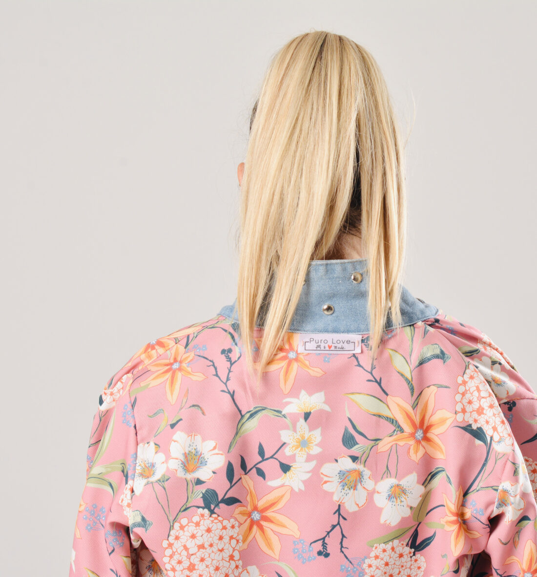 BLUE DENIM JACKET "VIVE, RÍE, AMA" - Image 4